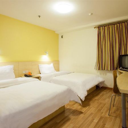 7Days Inn Qingdao Wusi Square Middle Xianggang Road Esterno foto