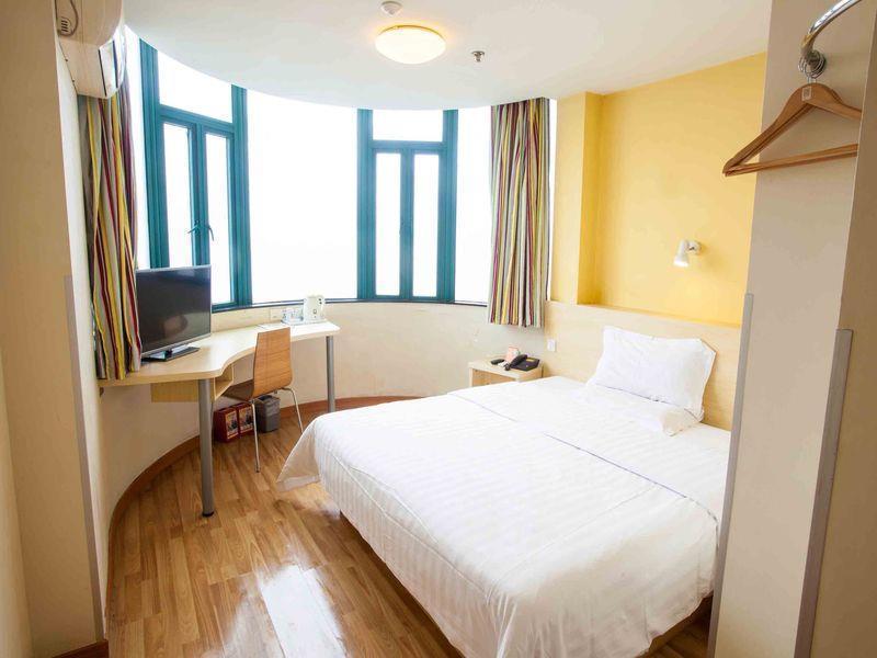 7Days Inn Qingdao Wusi Square Middle Xianggang Road Esterno foto