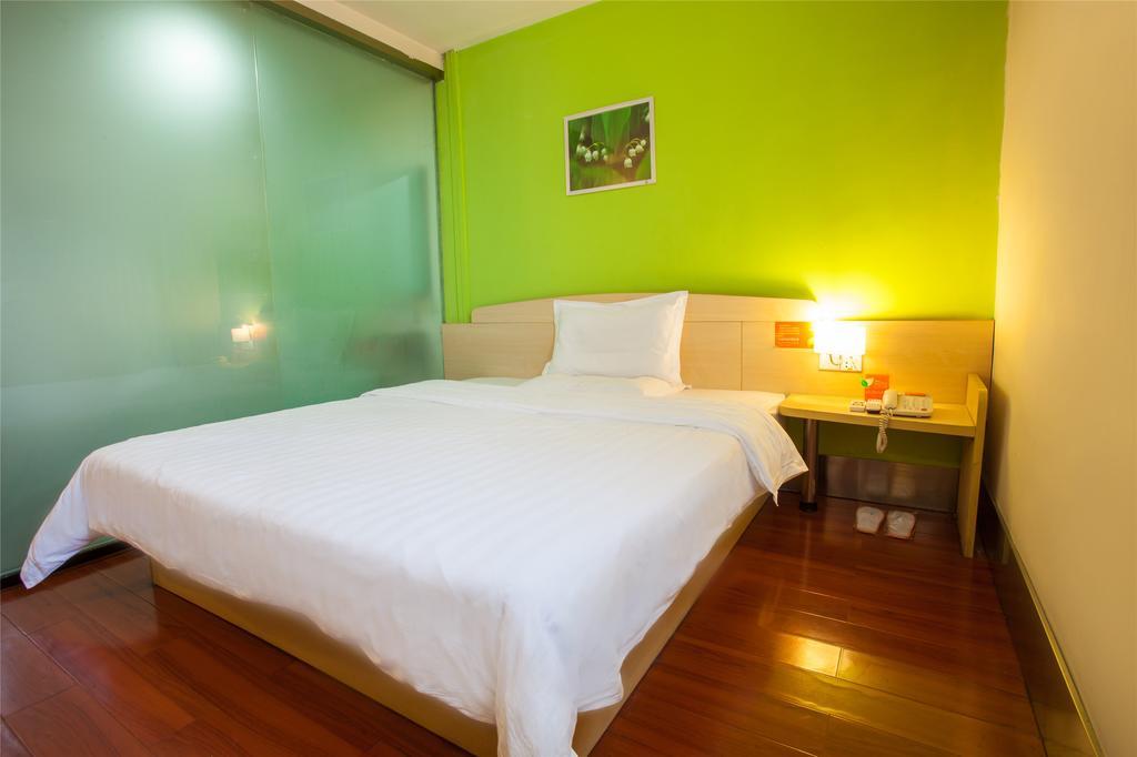 7Days Inn Qingdao Wusi Square Middle Xianggang Road Camera foto