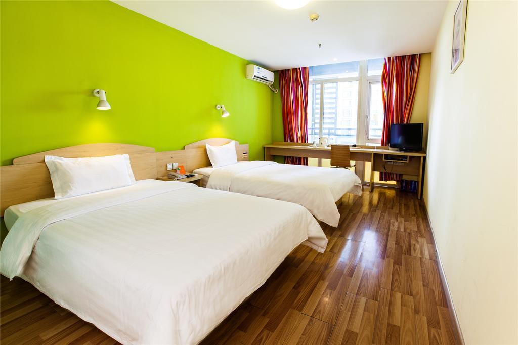 7Days Inn Qingdao Wusi Square Middle Xianggang Road Esterno foto