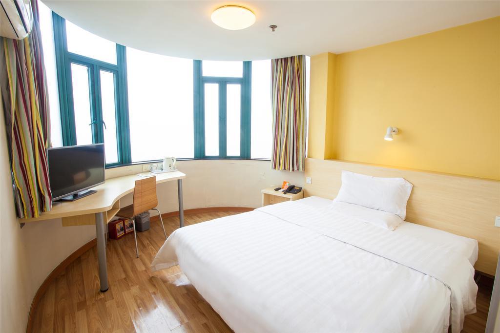7Days Inn Qingdao Wusi Square Middle Xianggang Road Camera foto